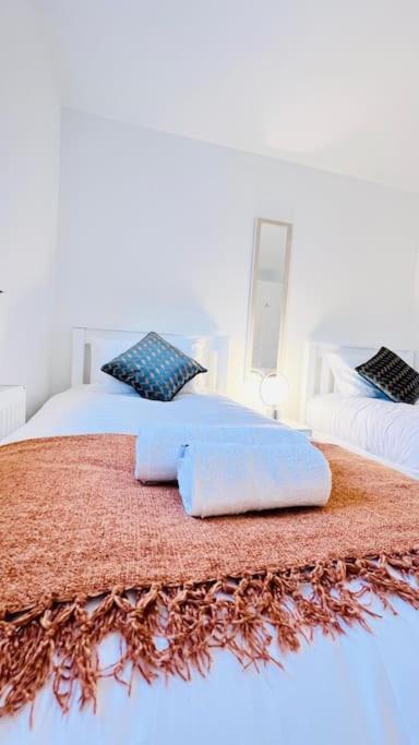 New Fully Furnished Cosy Home Balderton エクステリア 写真