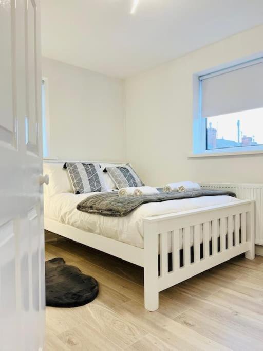 New Fully Furnished Cosy Home Balderton エクステリア 写真