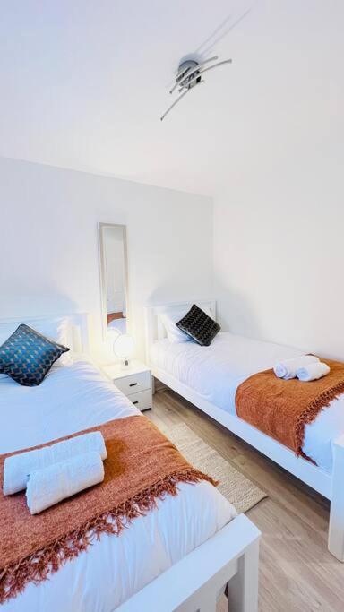 New Fully Furnished Cosy Home Balderton エクステリア 写真